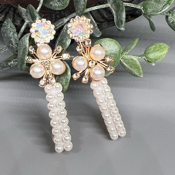 Pearl and Crystal Floral Hair Clip Alligator Clips - Picture 2 of 2